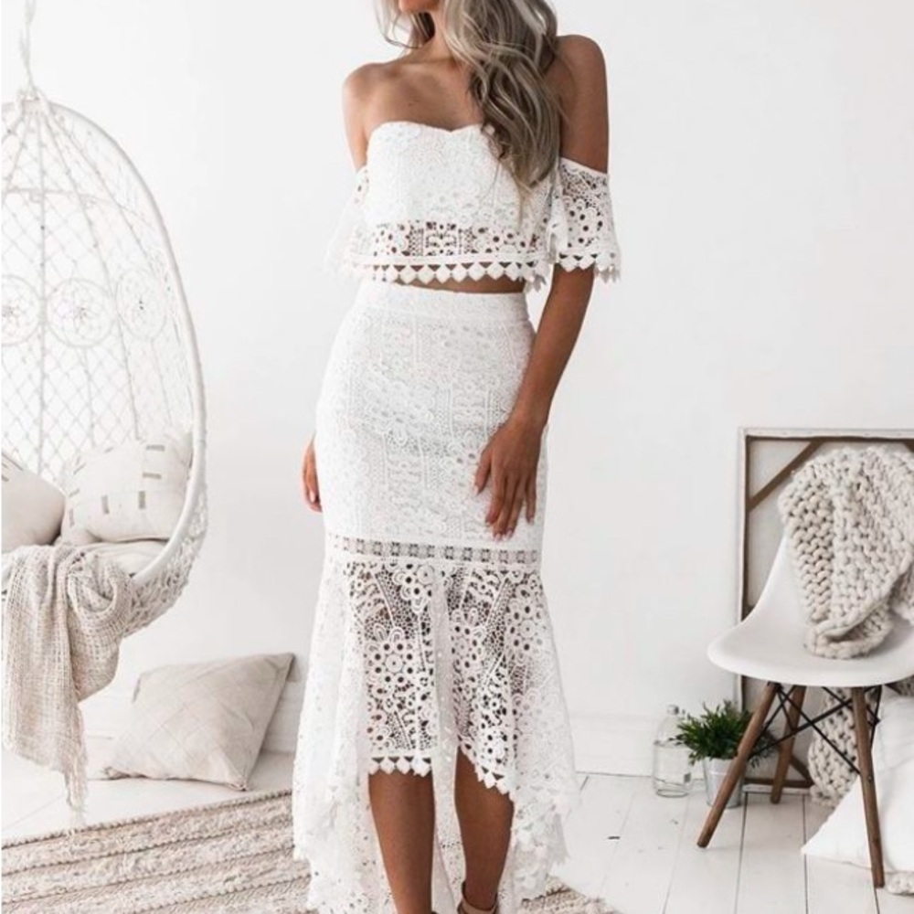 White 2 piece set size small